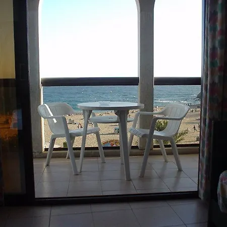 Rosanna Apartment