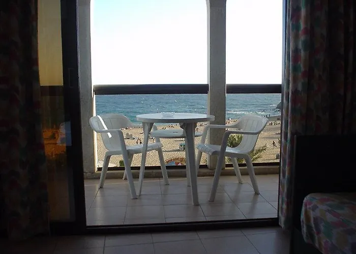 Rosanna Apartment